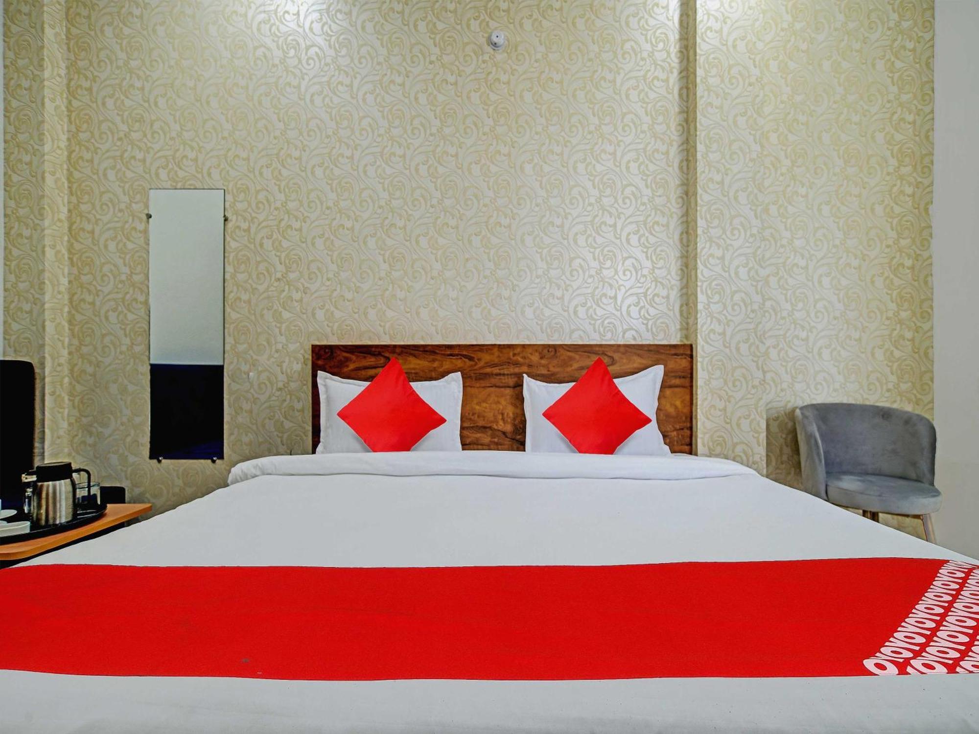 Oyo Flagship Hotel Blue Tick Indore Exterior foto